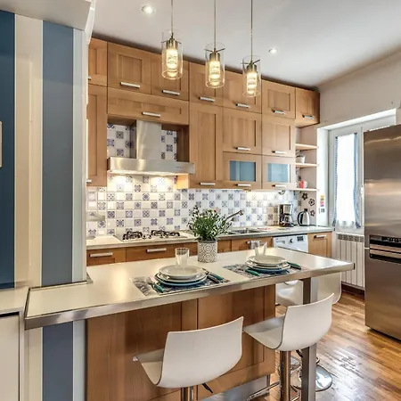 New York Apartment *