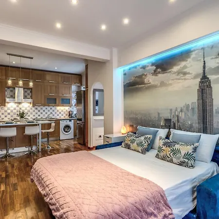 New York * Ρώμη